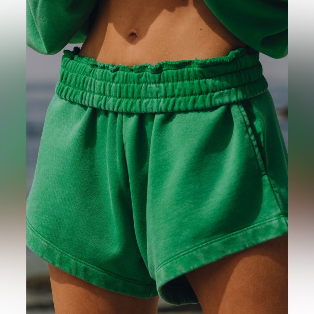 NWT Green Daily Drills Sea Spray Super Short XS/small